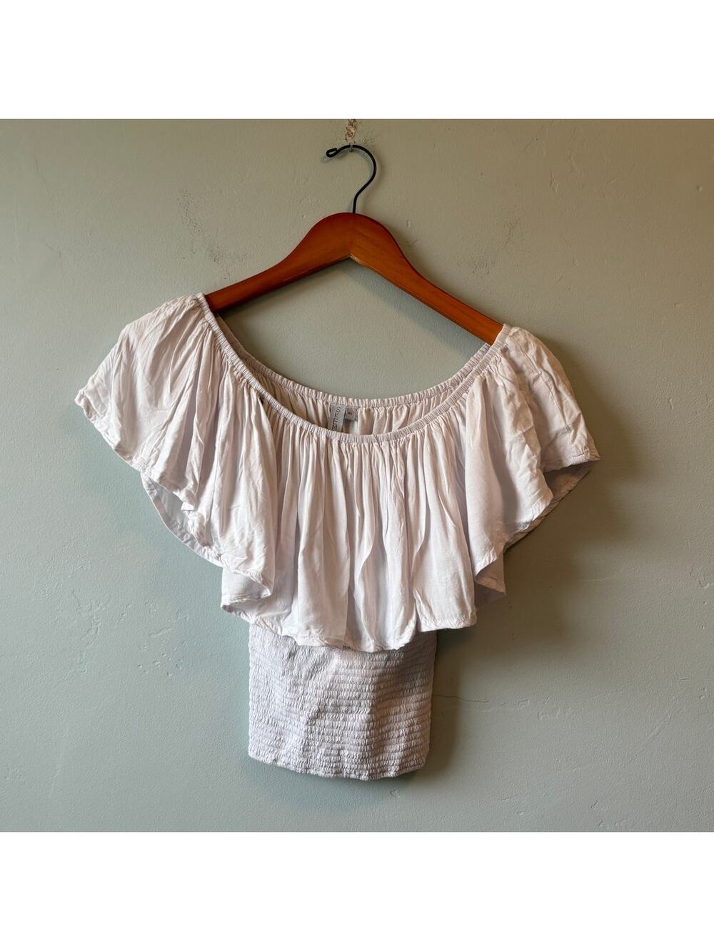 SKEMO White Frilly Stretch Top